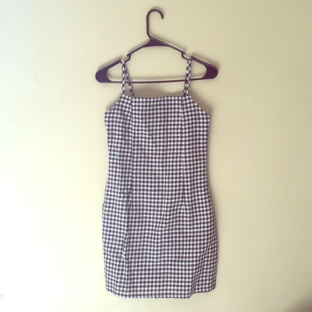 BRAND NEW super cute gingham dress !! 🤩